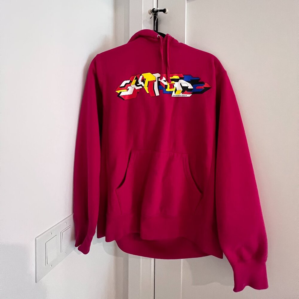 Supreme Hoodies Size M